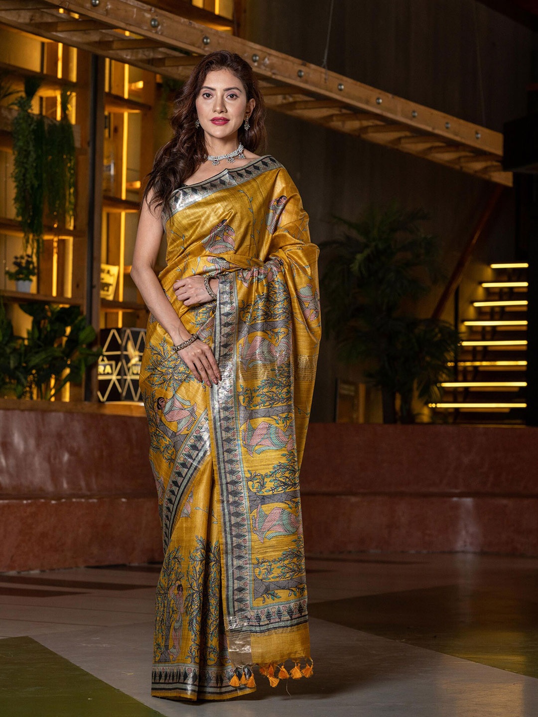 

BEATITUDE Yellow & Black Ethnic Motifs Printed Pure Silk Handloom Tussar Saree