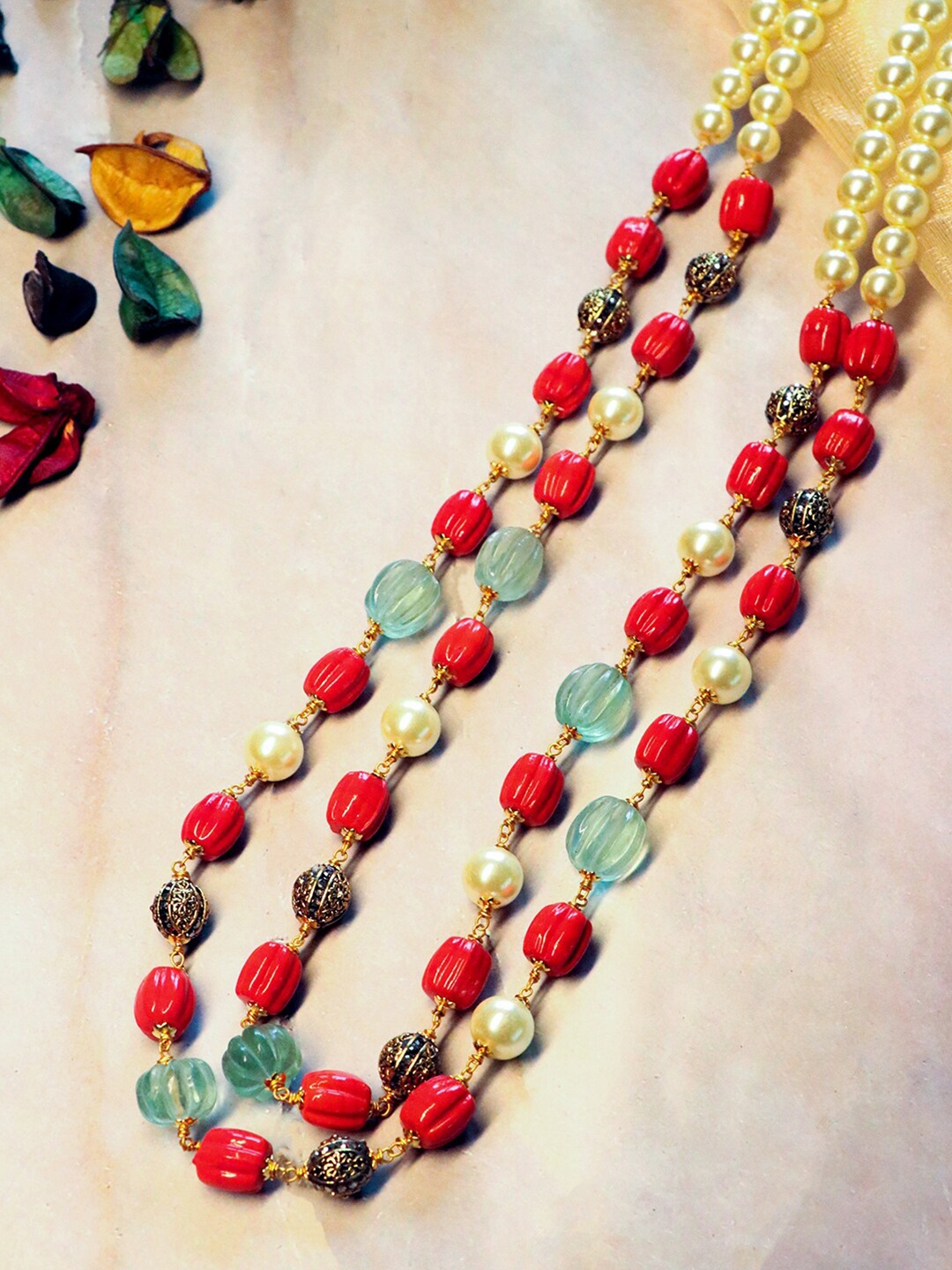 

Ishhaara Green & Red Brass Brass-Plated Handcrafted Necklace