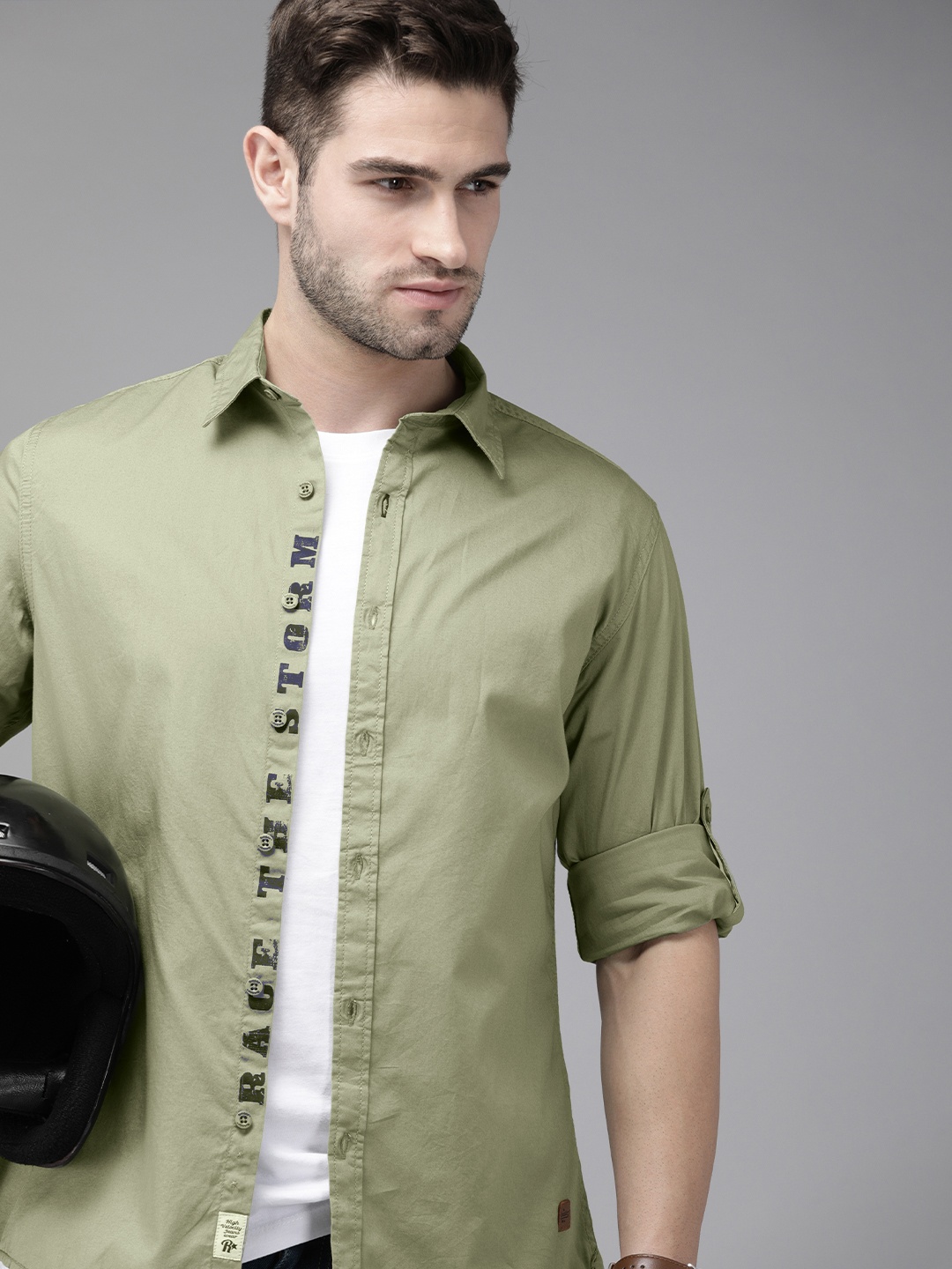 

Roadster Men Green Casual Pure Cotton Shirt