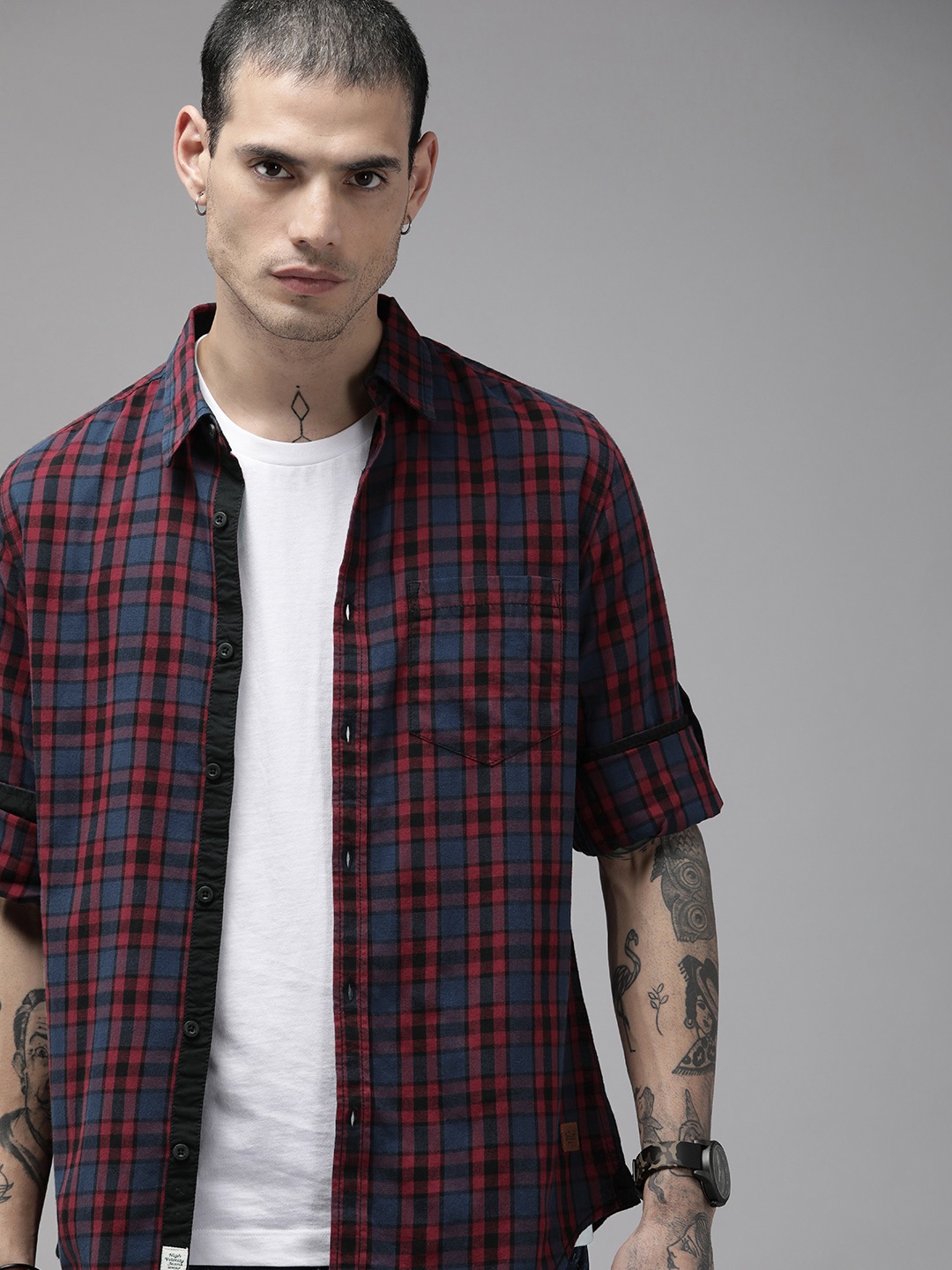 

The Roadster Lifestyle Co. Men Blue & Pink Checked Pure Cotton Casual Shirt