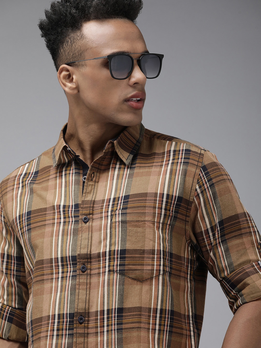 

The Roadster Lifetsyle Co. Men Beige Checked Pure Cotton Casual Shirt