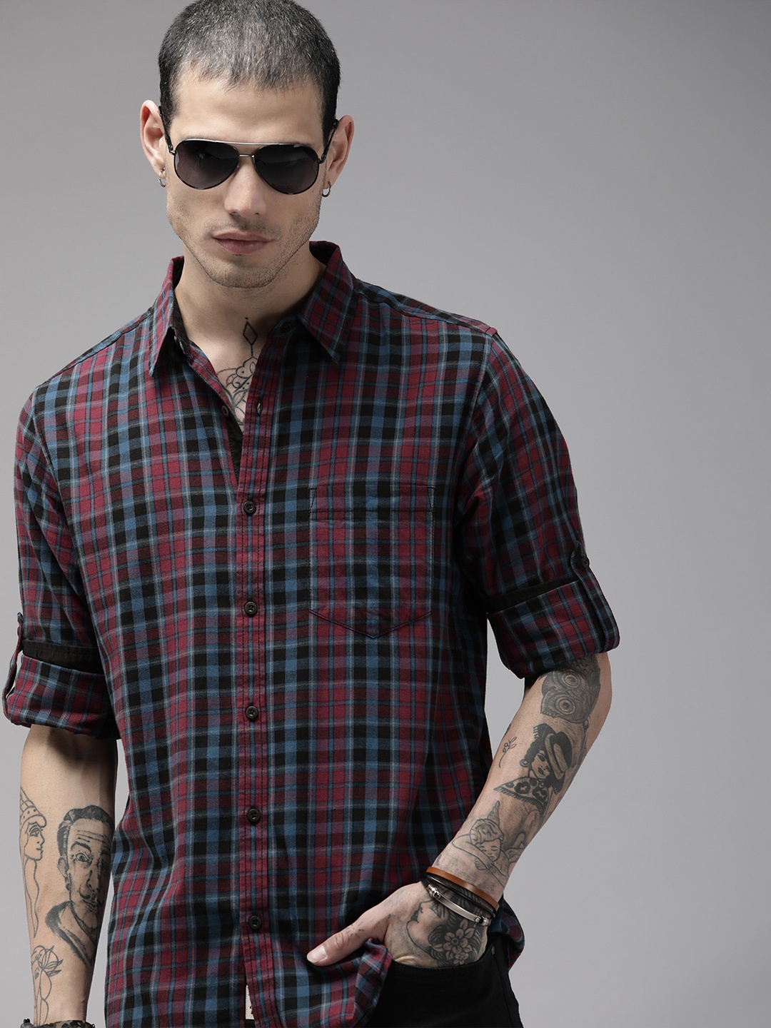 

The Roadster Lifestyle Co Men Maroon & Blue Checked Pure Cotton Casual Shirt