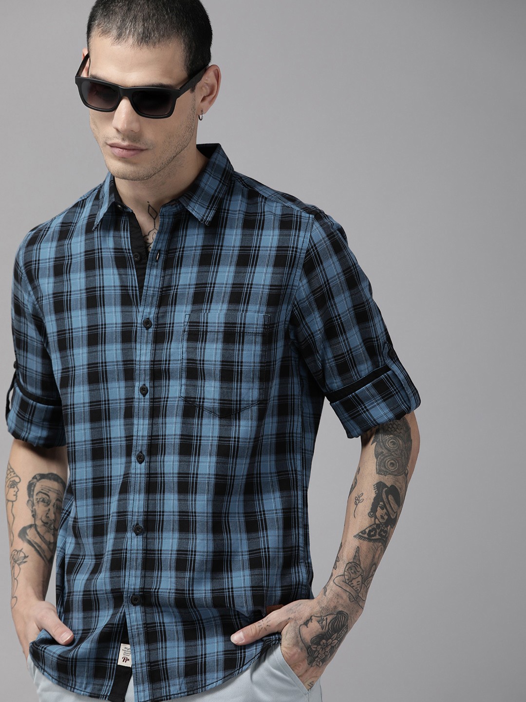 

The Roadster Lifestyle Co Men Blue And Black Checked Pure Cotton Casual Shirt
