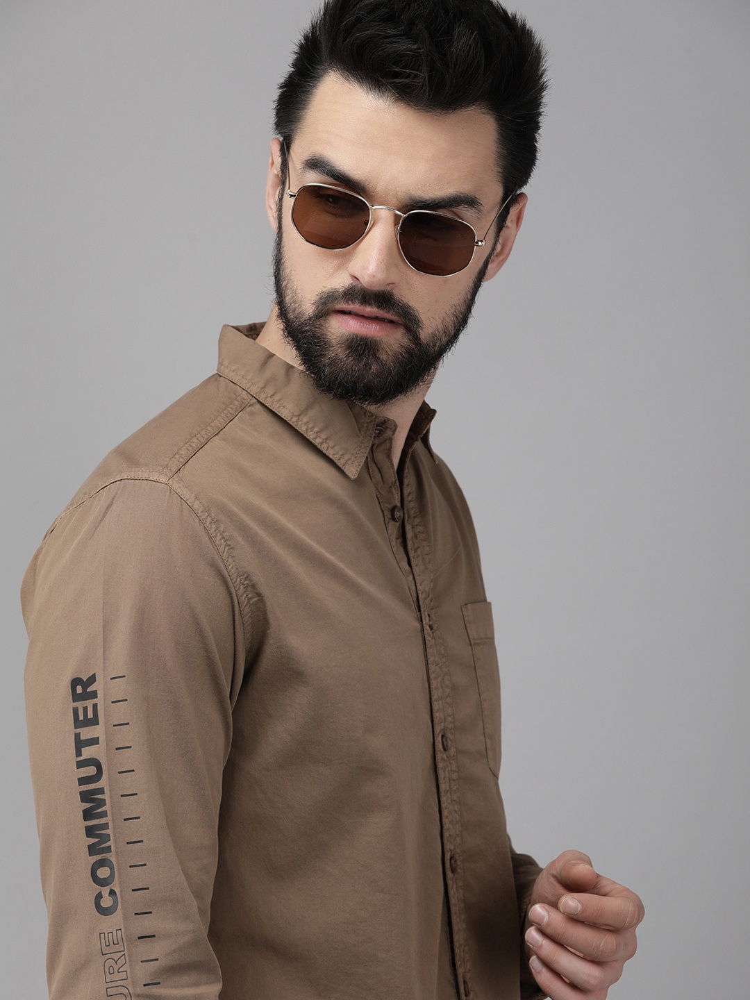 

The Roadster Lifestyle Co. Men Brown Solid Pure Cotton Casual Shirt