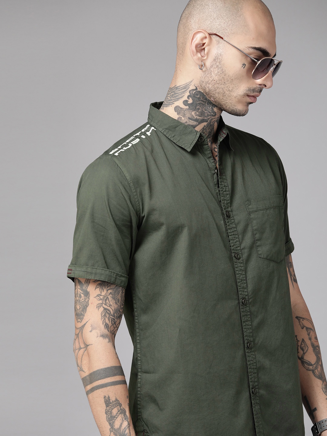 

The Roadster Lifestyle Co. Men Pure Cotton Casual Shirt, Olive