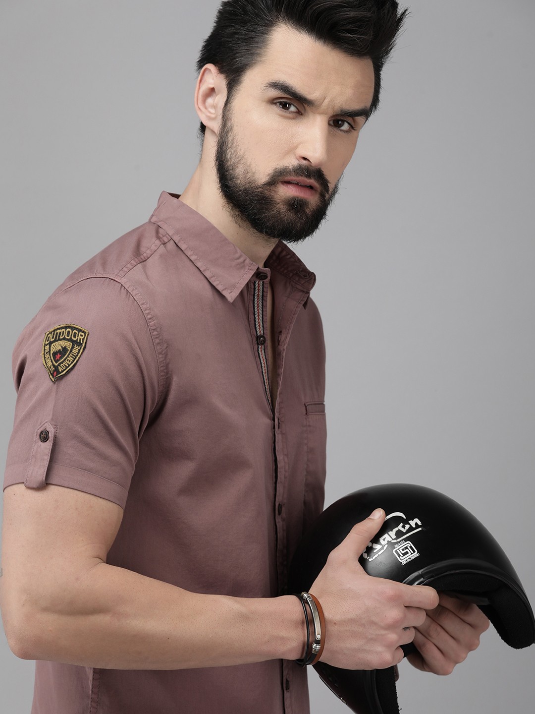 

The Roadster Lifestyle Co. Men Mauve Solid Pure Cotton Casual Shirt