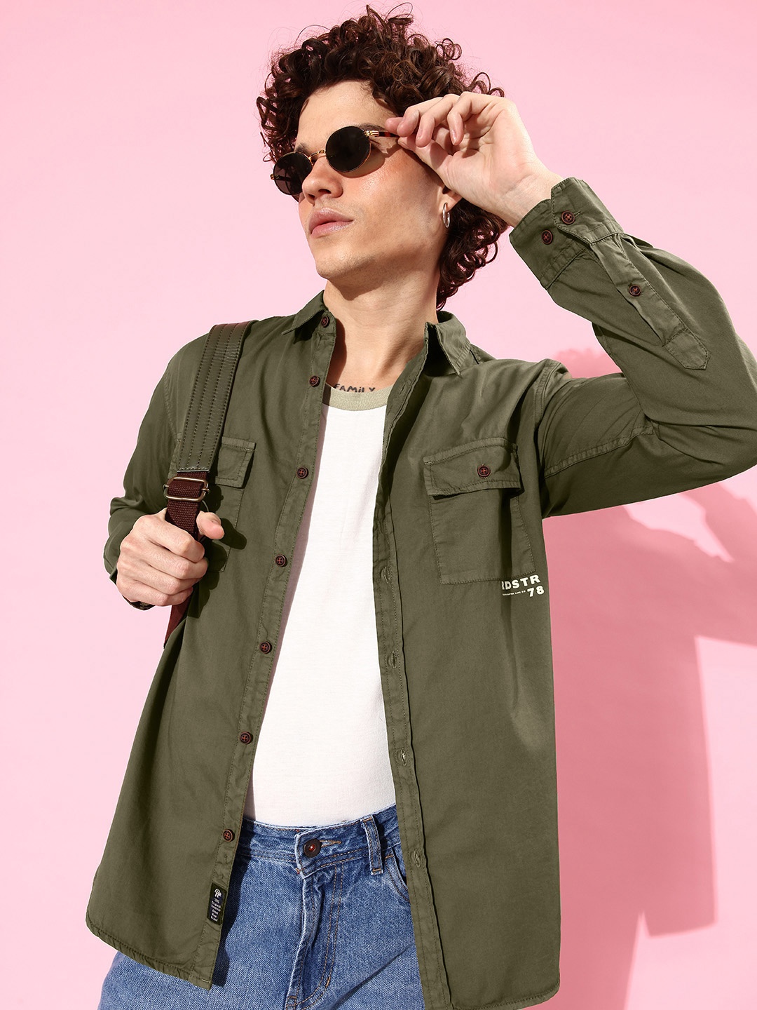 

Roadster Men Olive Green Solid Pure Cotton Casual Shirt