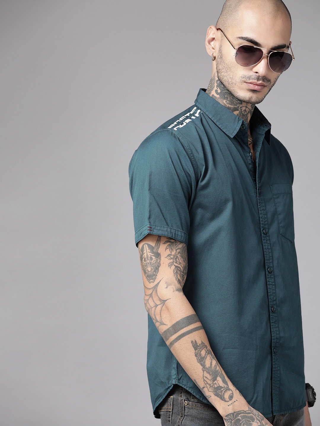 

The Roadster Lifestyle Co. Men Pure Cotton Casual Shirt, Teal