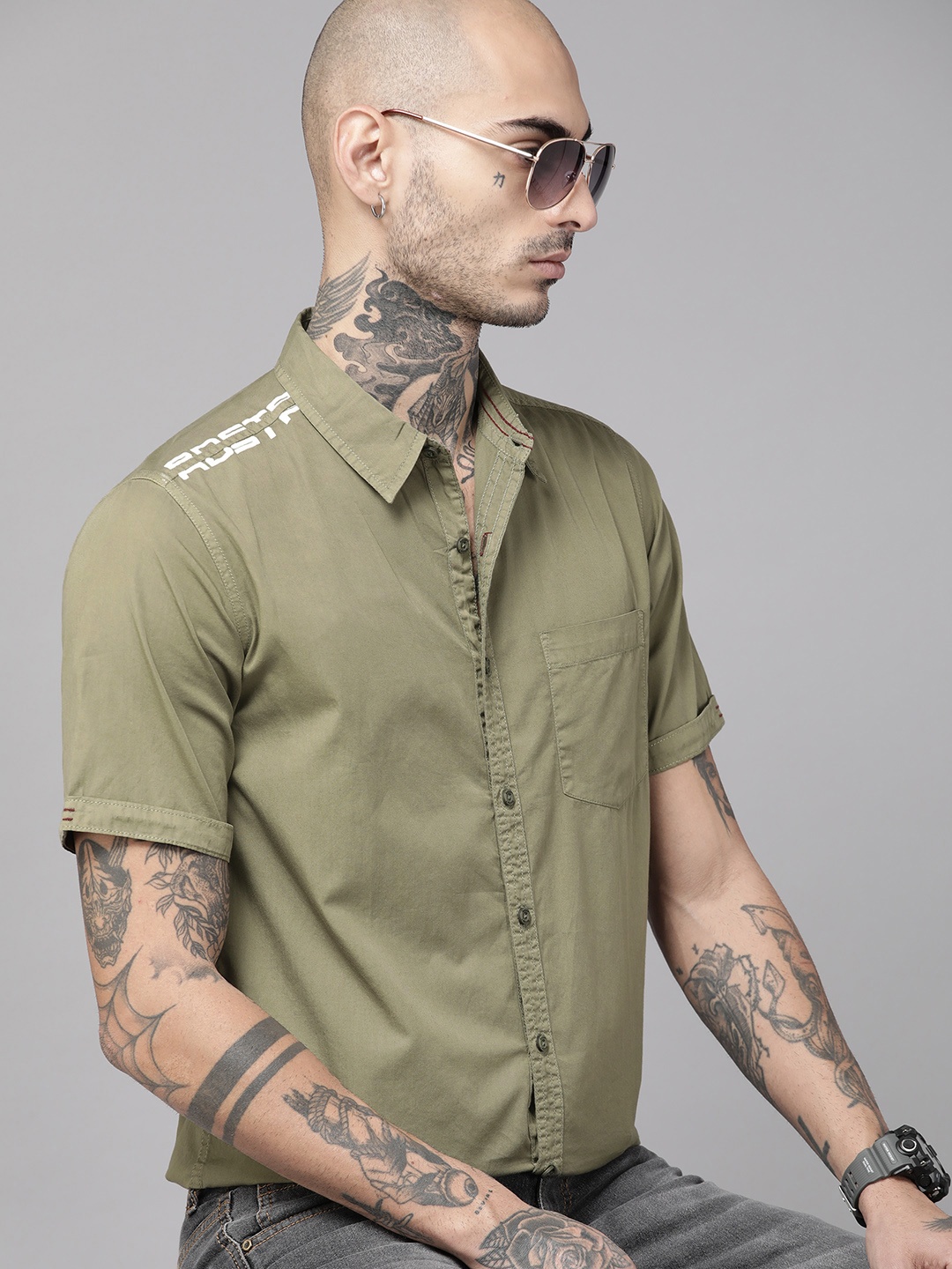 

The Roadster Lifestyle Co. Men Pure Cotton Casual Shirt, Olive