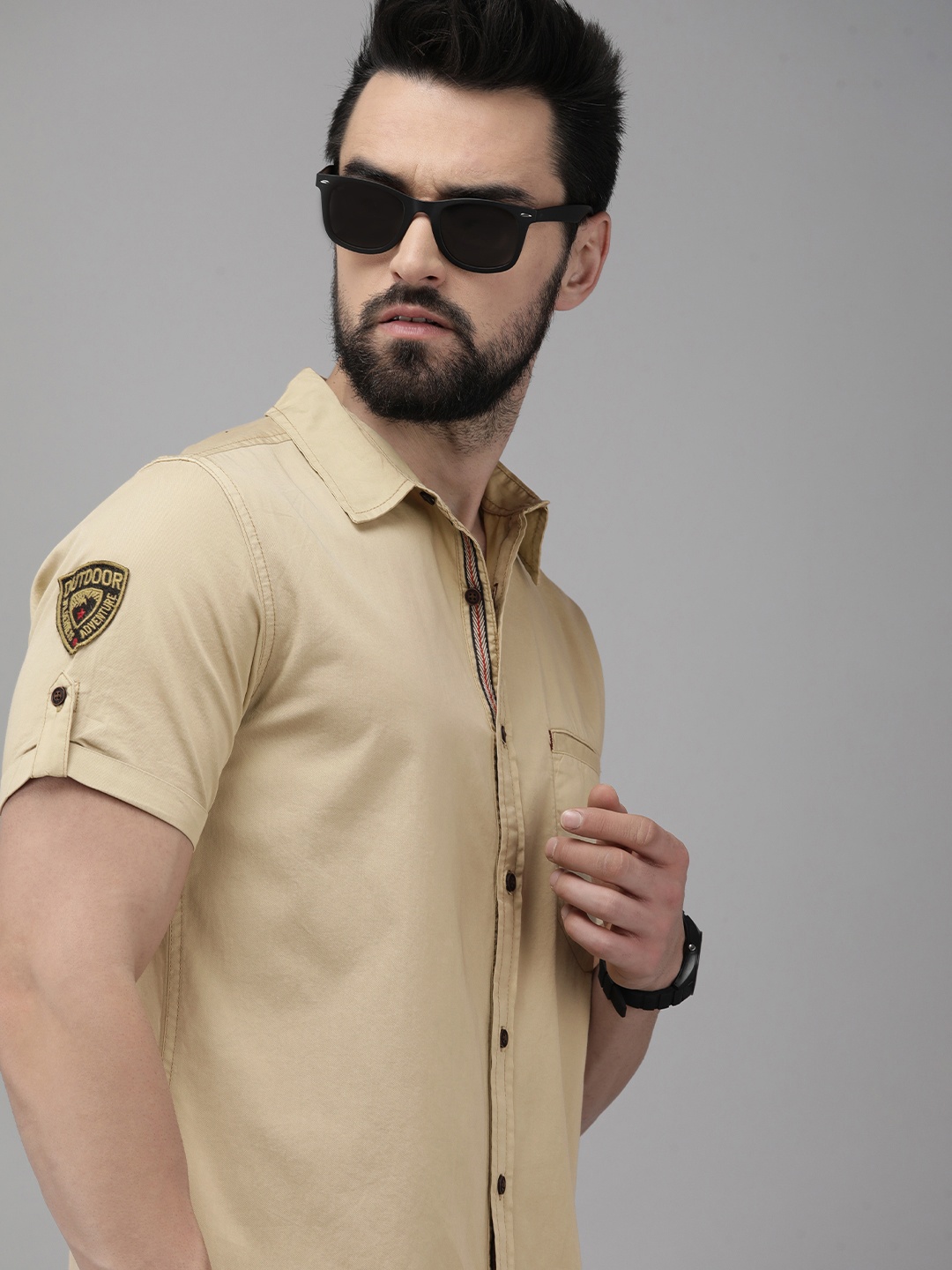 

The Roadster Life Co. Men Khaki Solid Pure Cotton Casual Shirt