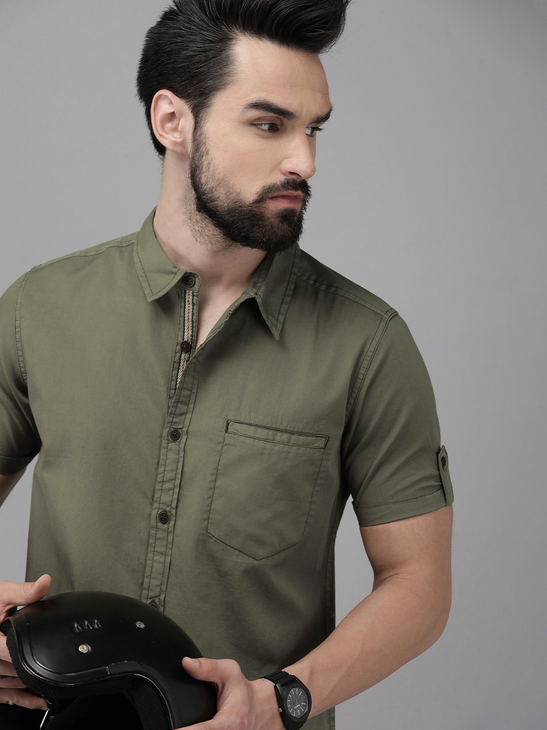 

The Roadster Life Co. Men Olive Green Solid Pure Cotton Casual Shirt