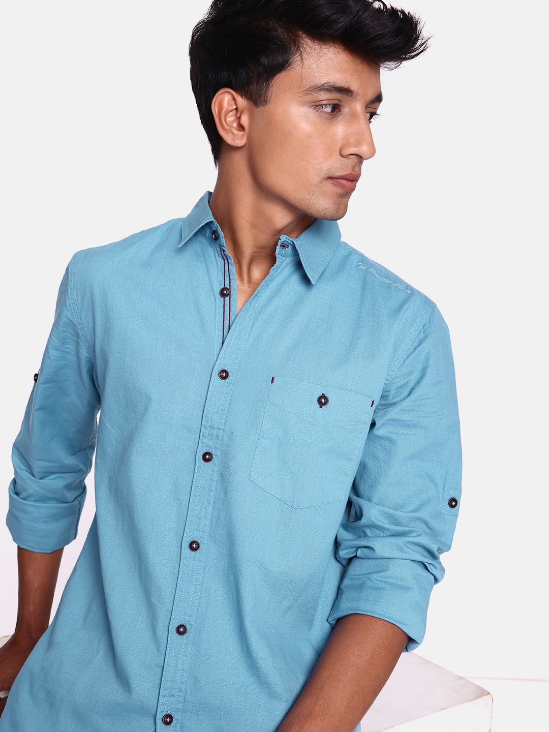 

The Roadster Lifestyle Co. Men Pure Cotton Solid Spread Collar Casual Shirt, Blue