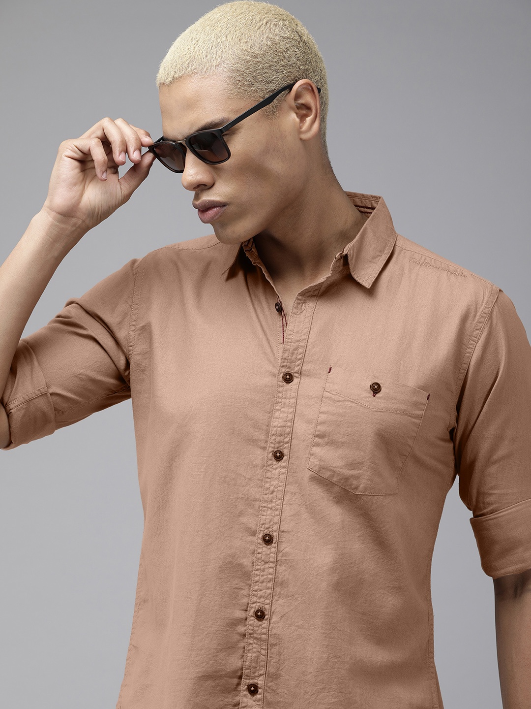 

The Roadster Lifestyle Co. Men Pure Cotton Casual Shirt, Camel brown
