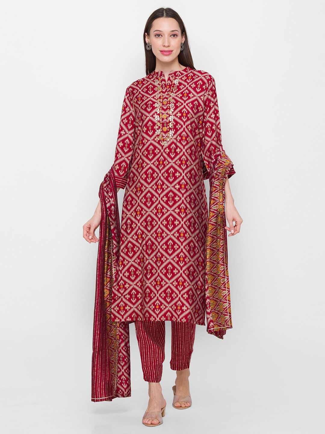 

ZOLA Women Maroon Floral Embroidered Pleated Kurti with Trousers & With Dupatta