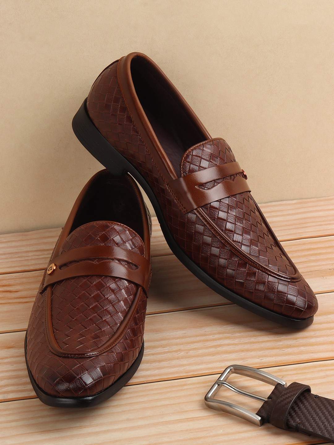 

Carlton London Men Tan Textured Slip-On Sneakers