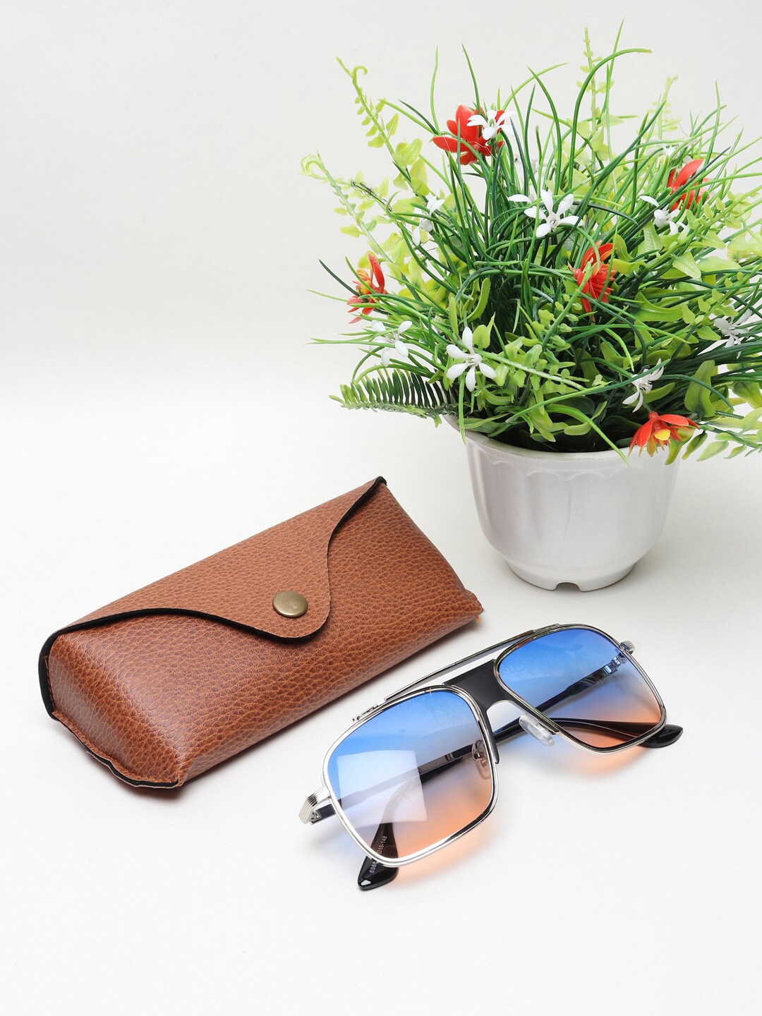 

Swiss Design Unisex Blue Lens & Silver-Toned Aviator UV Protected Lens Sunglasses