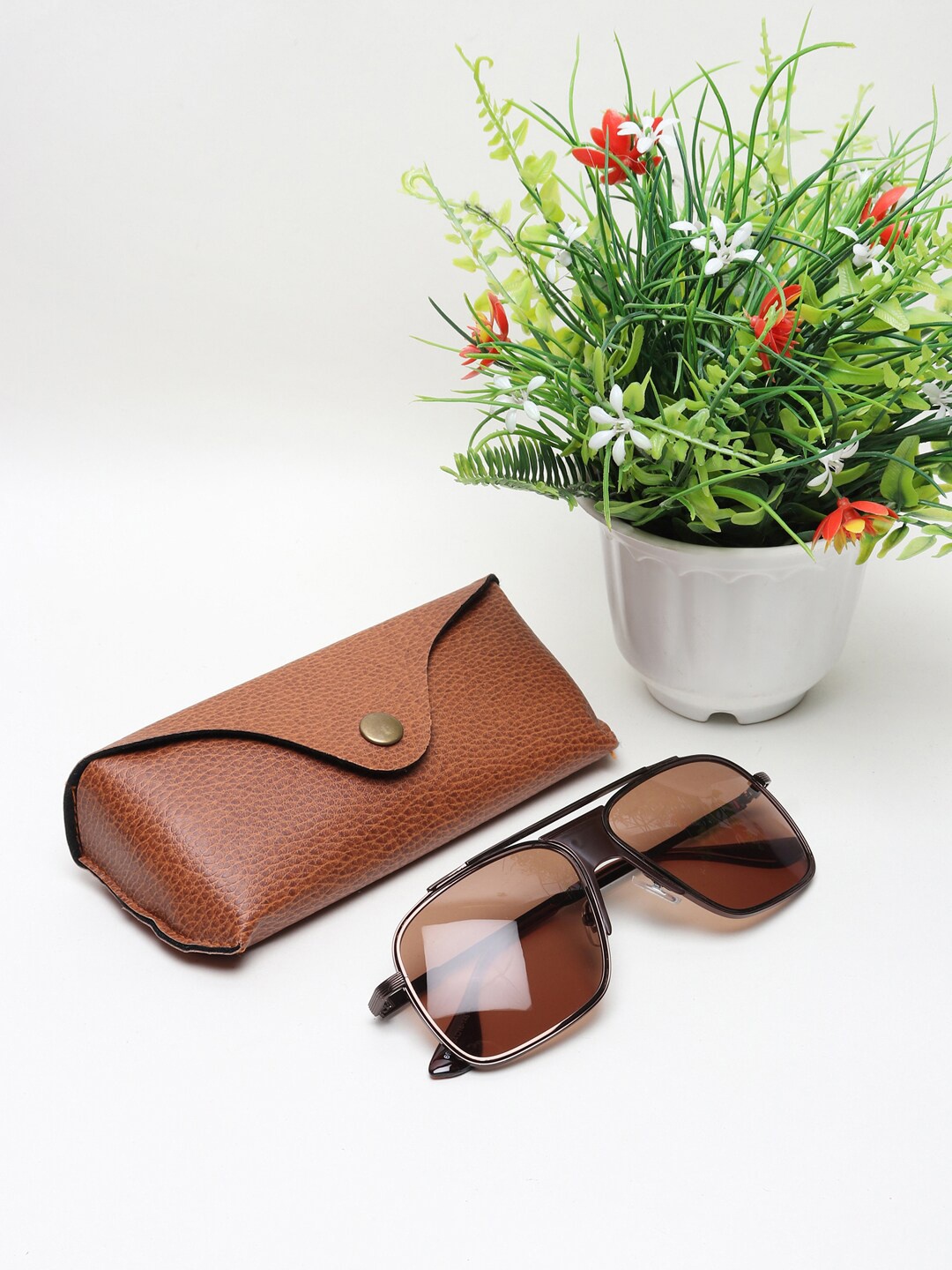 

Swiss Design Unisex Brown Lens & Brown Aviator Sunglasses with UV Protected Lens