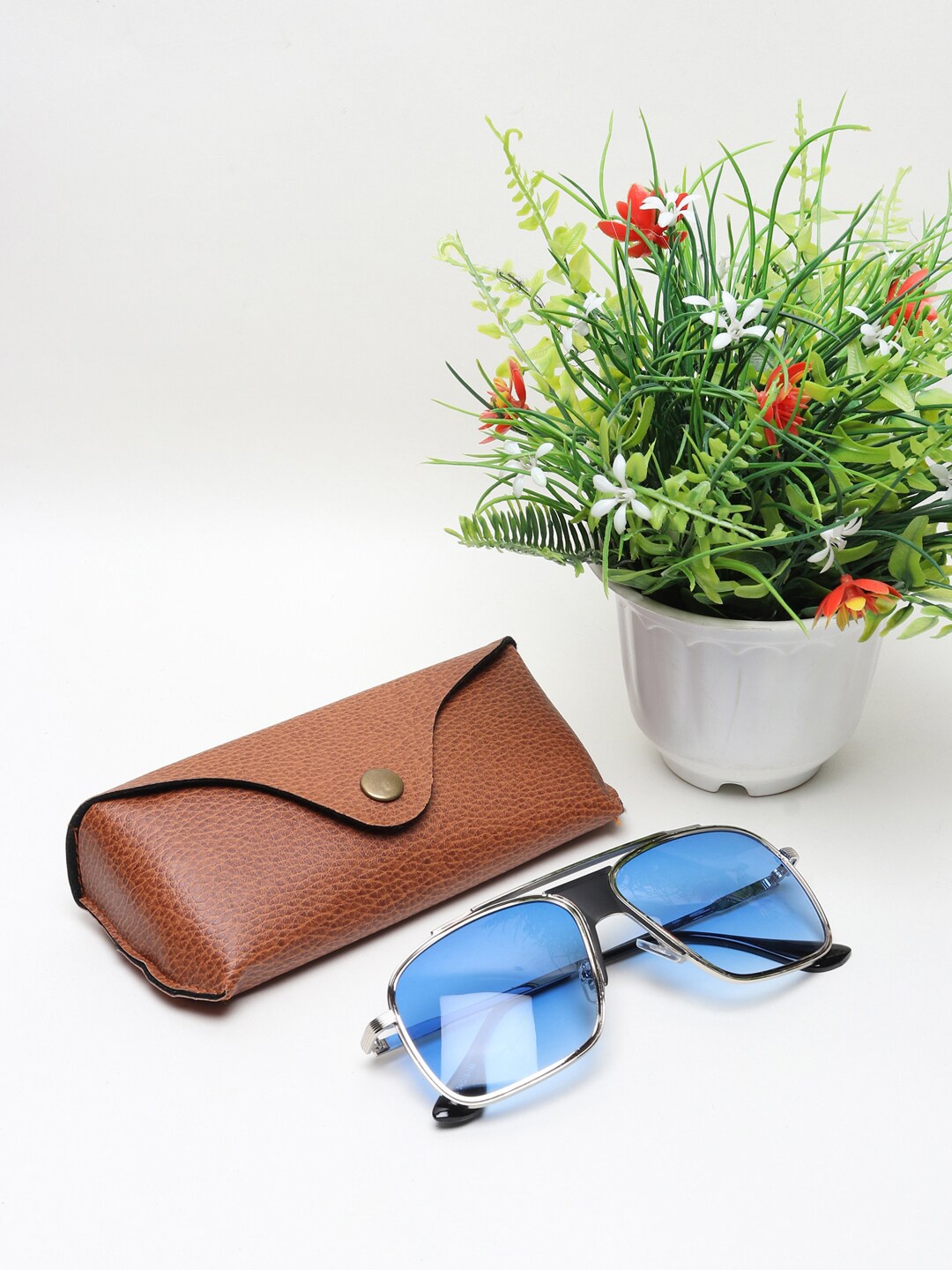 

Swiss Design Unisex Mirrored Lens & Silver-Toned Aviator Sunglasses with UV Protected Lens SDSG-6988-08-Blue