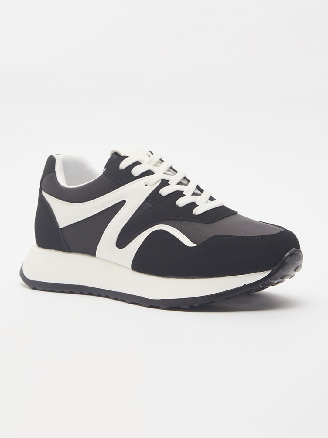 

shoexpress Women Black & White Running Non-Marking Shoes