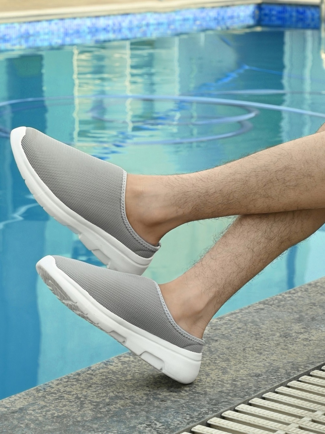 

Yuuki Men Grey Mesh Memory Foam Shoes