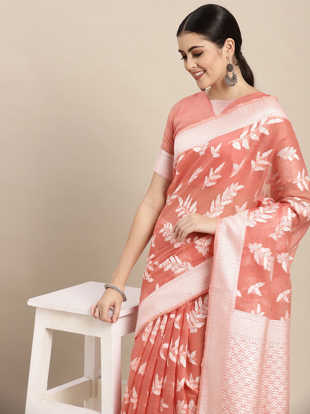 

VAIRAGEE Peach-Coloured & White Ethnic Motifs Pure Cotton Saree