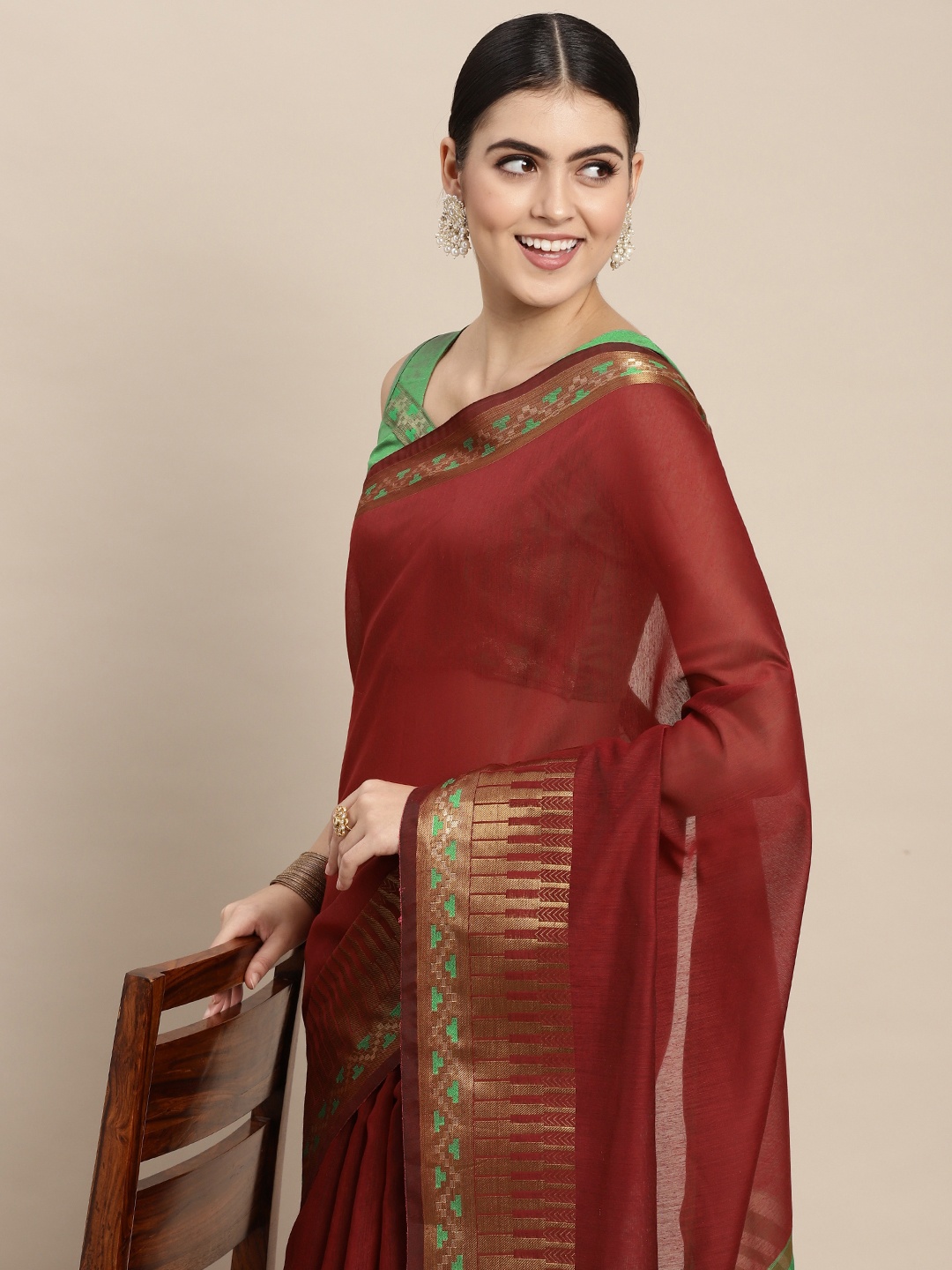 

VAIRAGEE Maroon & Green Striped Pure Cotton Saree