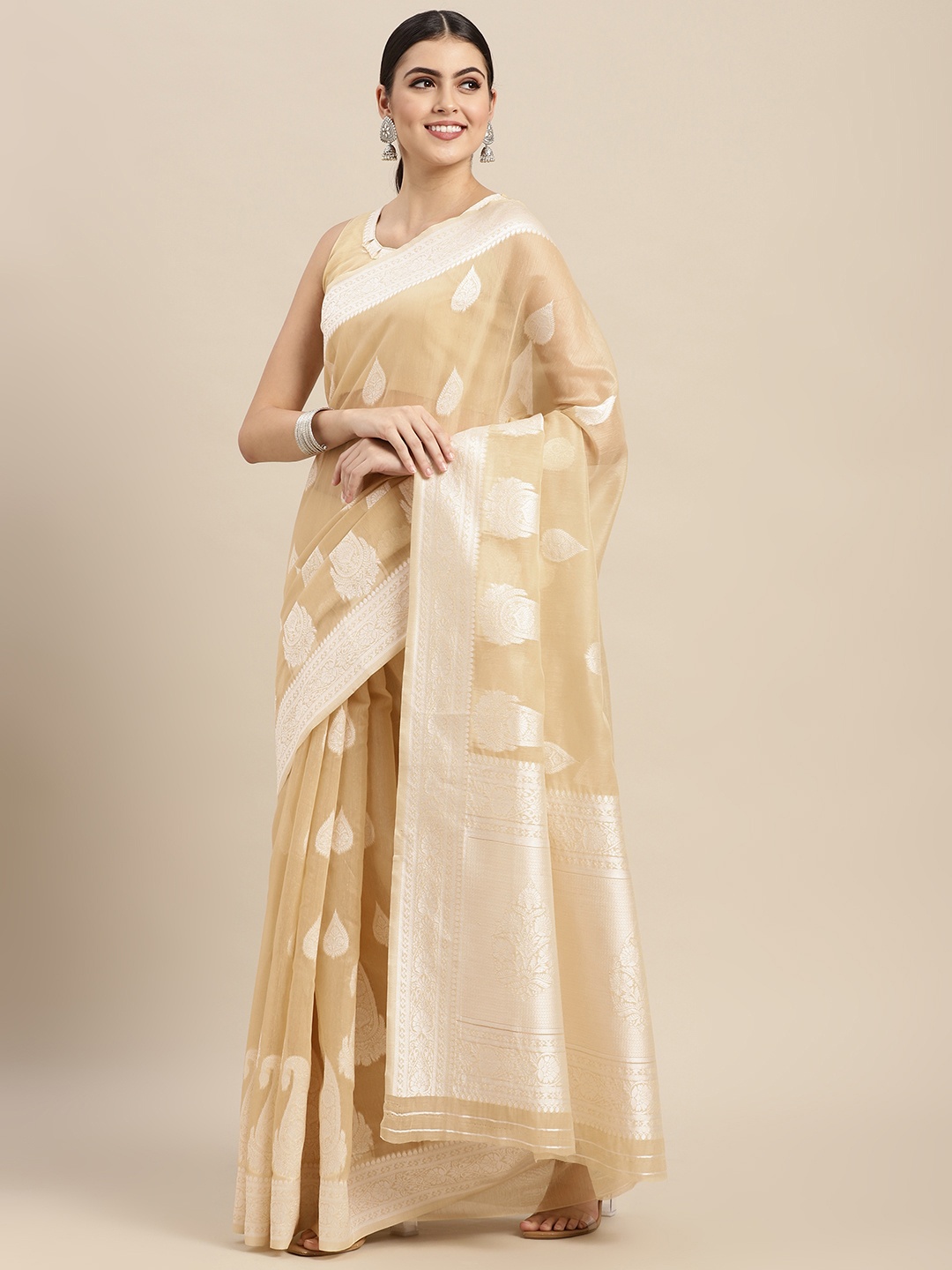 

VAIRAGEE Beige & White Ethnic Motifs Pure Cotton Saree