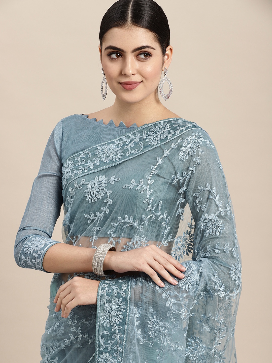 

VAIRAGEE Blue Floral Net Saree