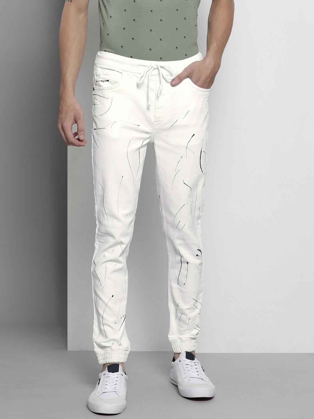 

The Indian Garage Co Men White Printed Denim Jogger