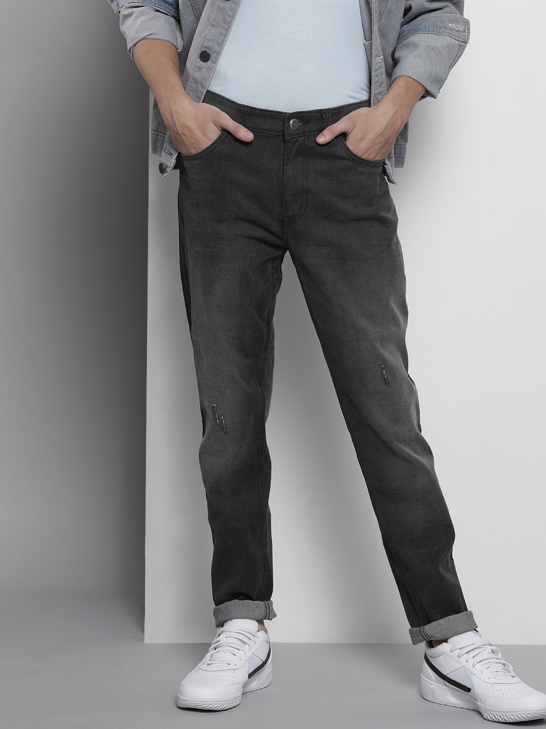 

The Indian Garage Co Men Black Slim Fit Light Fade Stretchable Jeans