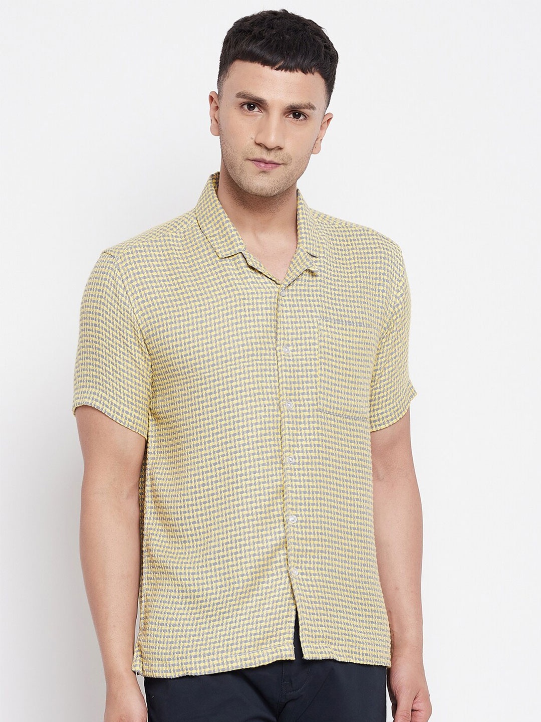 

even Men Yellow Slim Fit Checked Casual Shirt