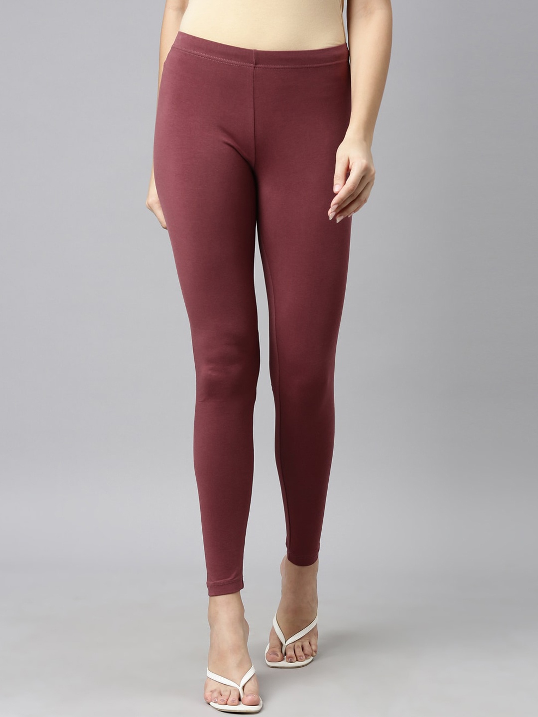 

Go Colors Women Maroon Solid Slim Fit Leggings