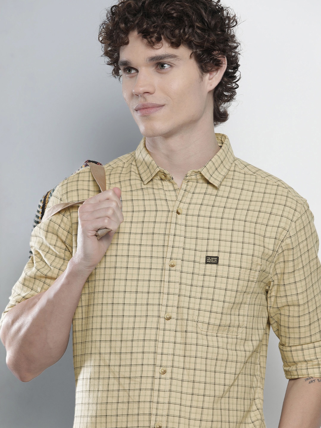 

The Indian Garage Co Men Beige Classic Fit Checked Casual Shirt