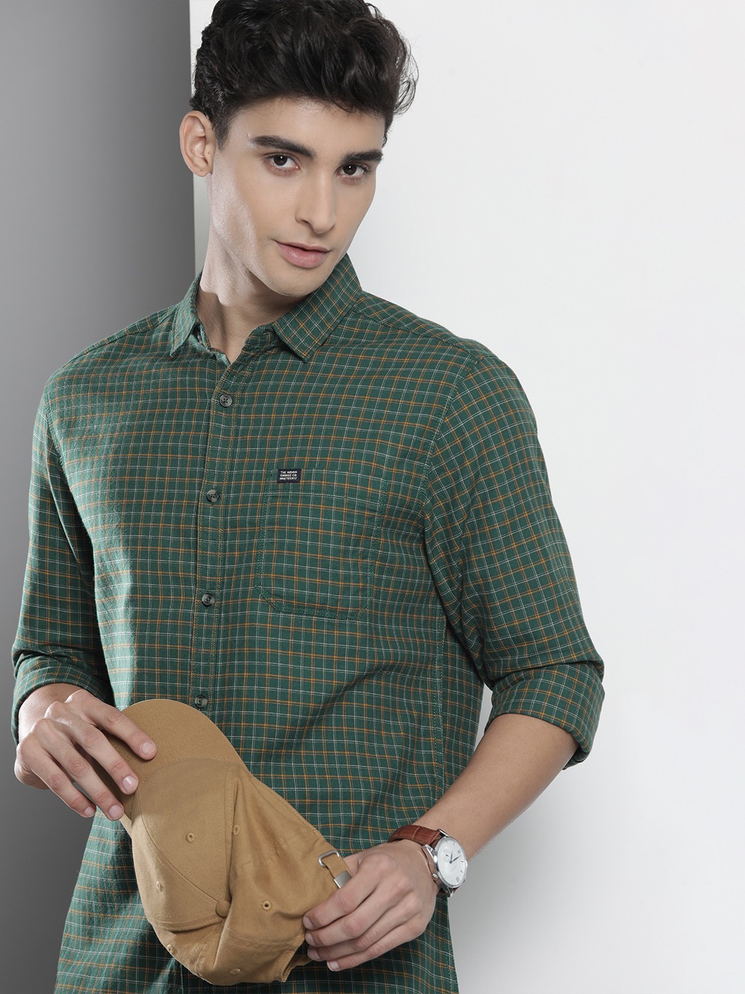 

The Indian Garage Co Men Green Classic Fit Checked Casual Shirt