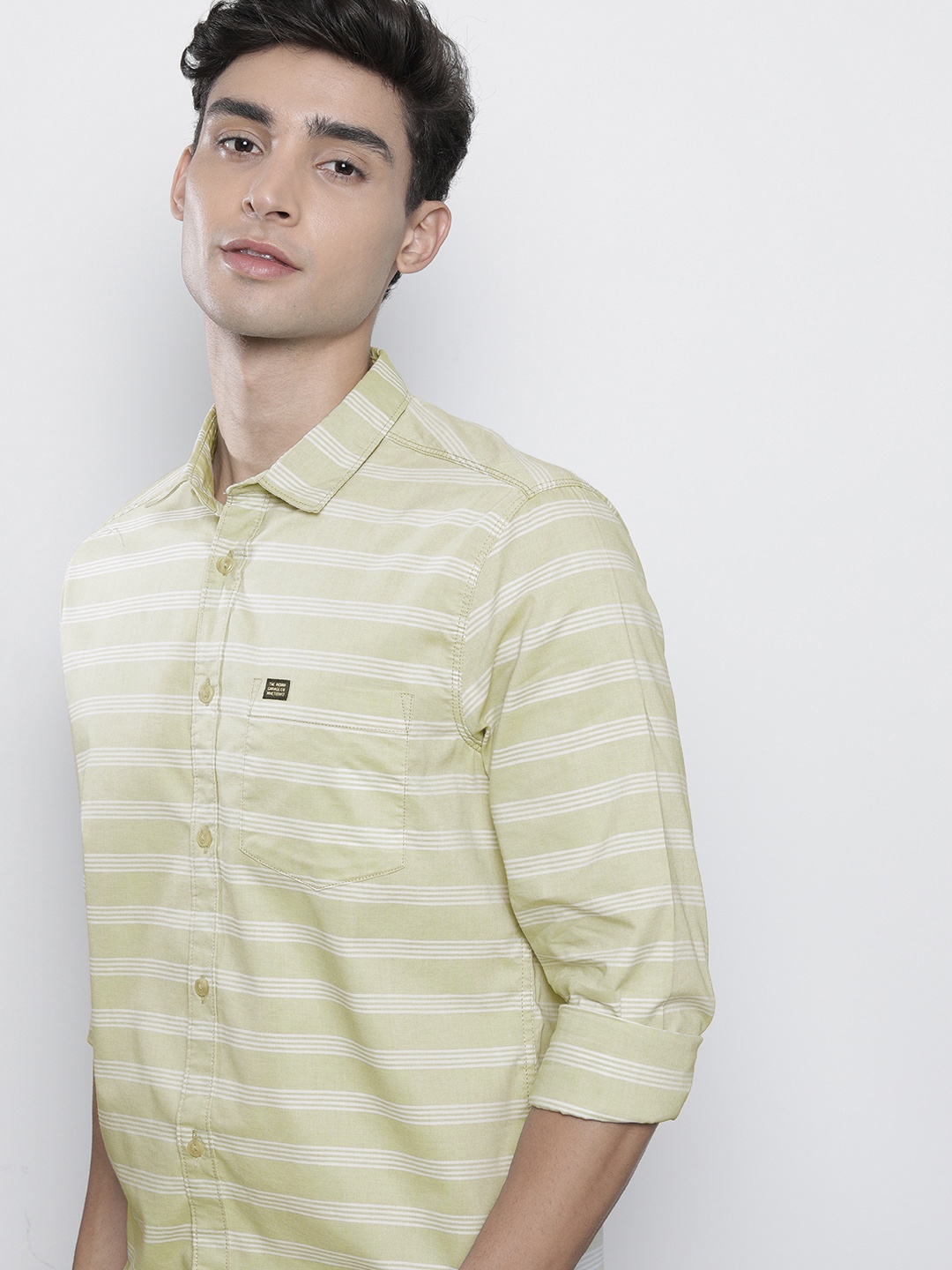 

The Indian Garage Co Men Green Classic Slim Fit Pinstripes Casual Shirt