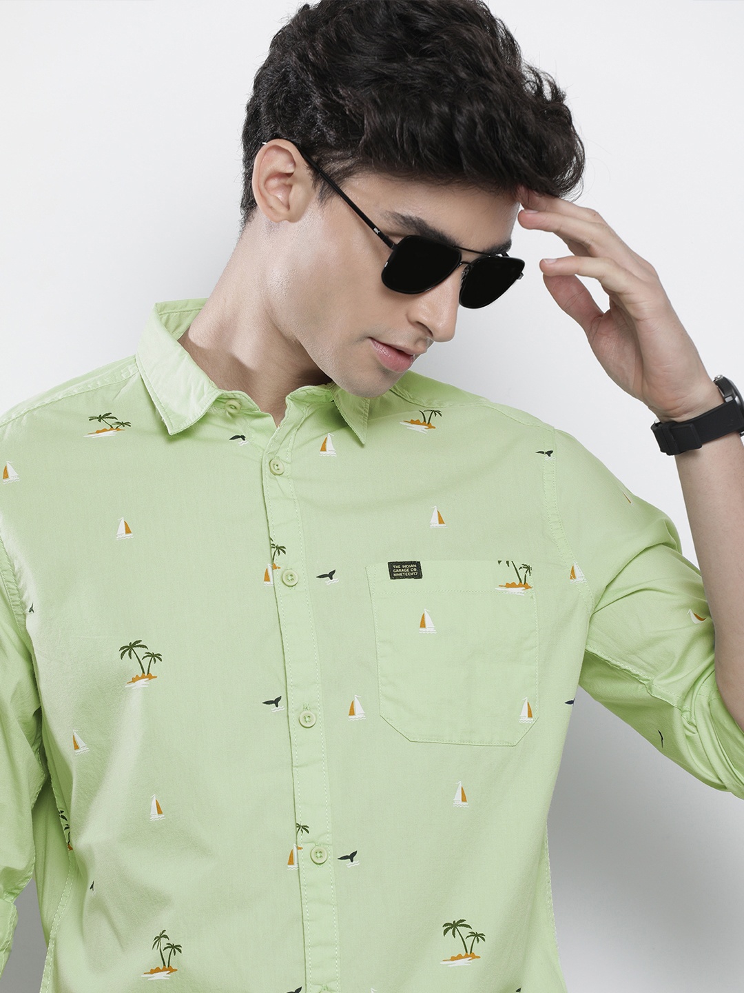 

The Indian Garage Co Men Green Classic Conversational Printed Casual Shirt