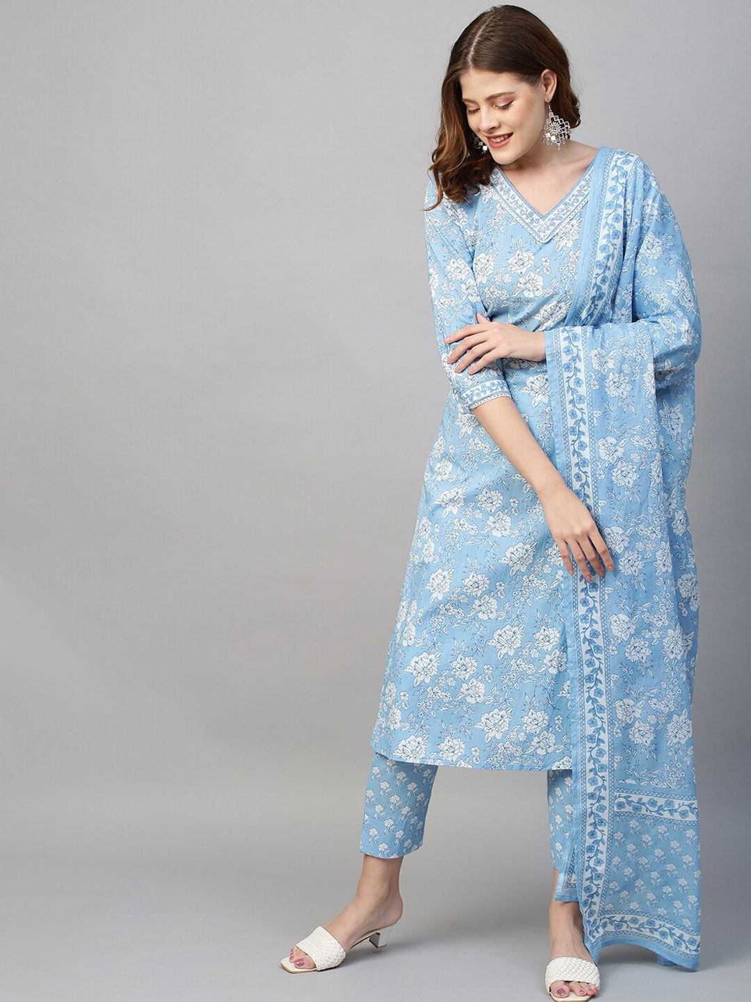 

FASHOR Women Blue Floral Dyed Empire Sequinned Pure Cotton Kurti with Trousers