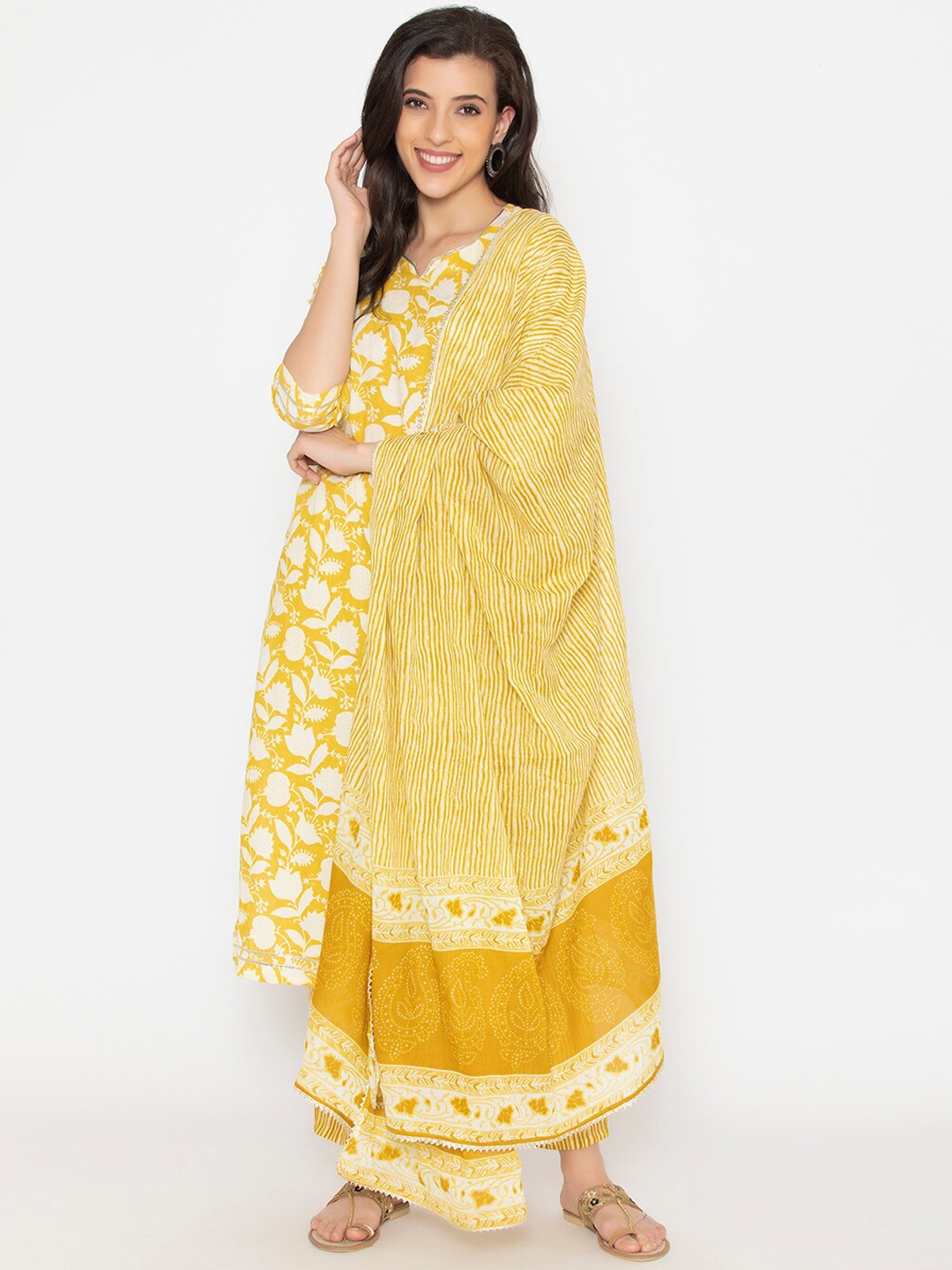 

SAABHI Women Yellow Ethnic Motifs Printed Empire Gotta Patti Pure Cotton Kurta with Palazzos & With Dupatta