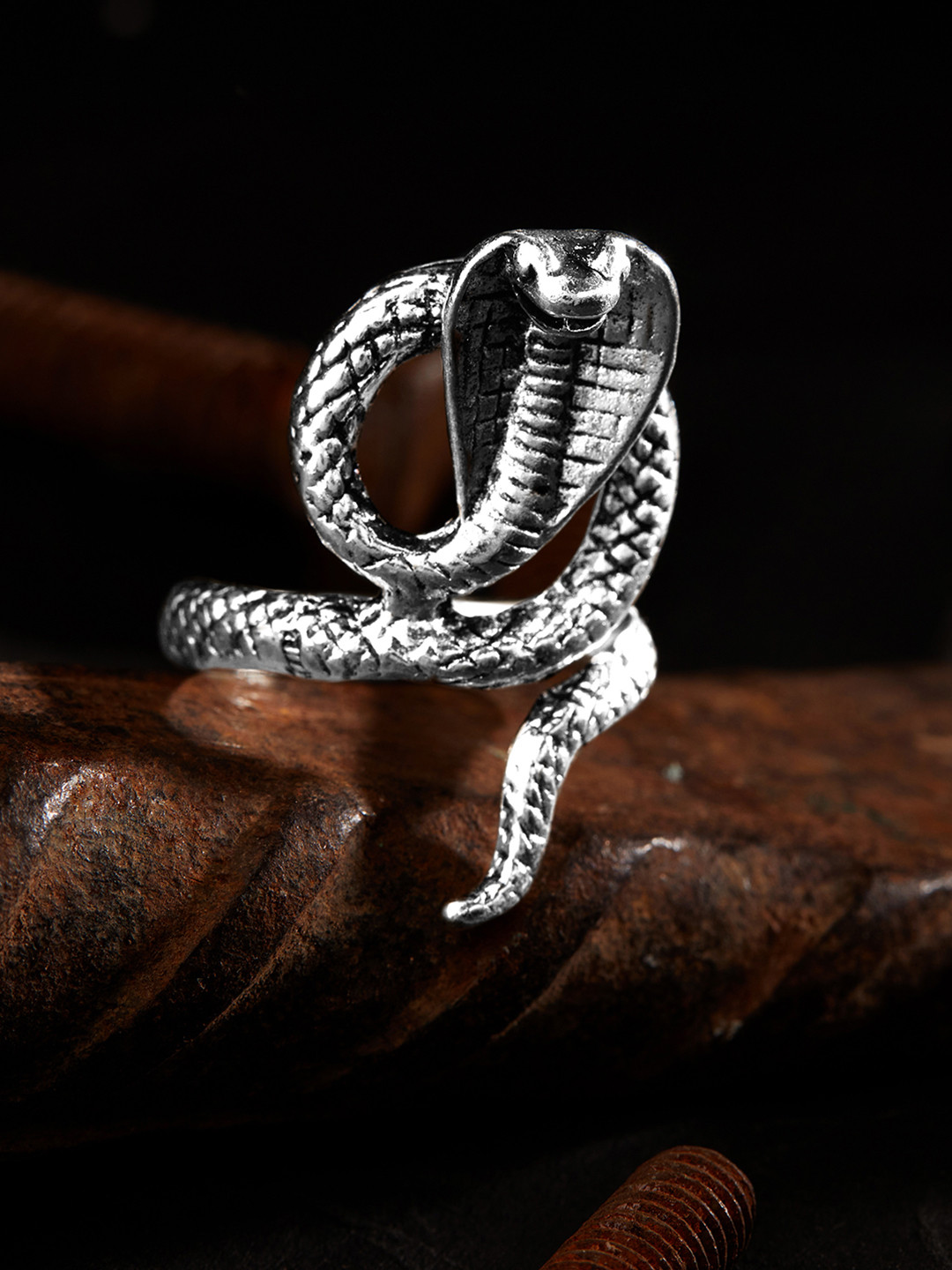 

Roadster Men Silver-Plated Finger Ring