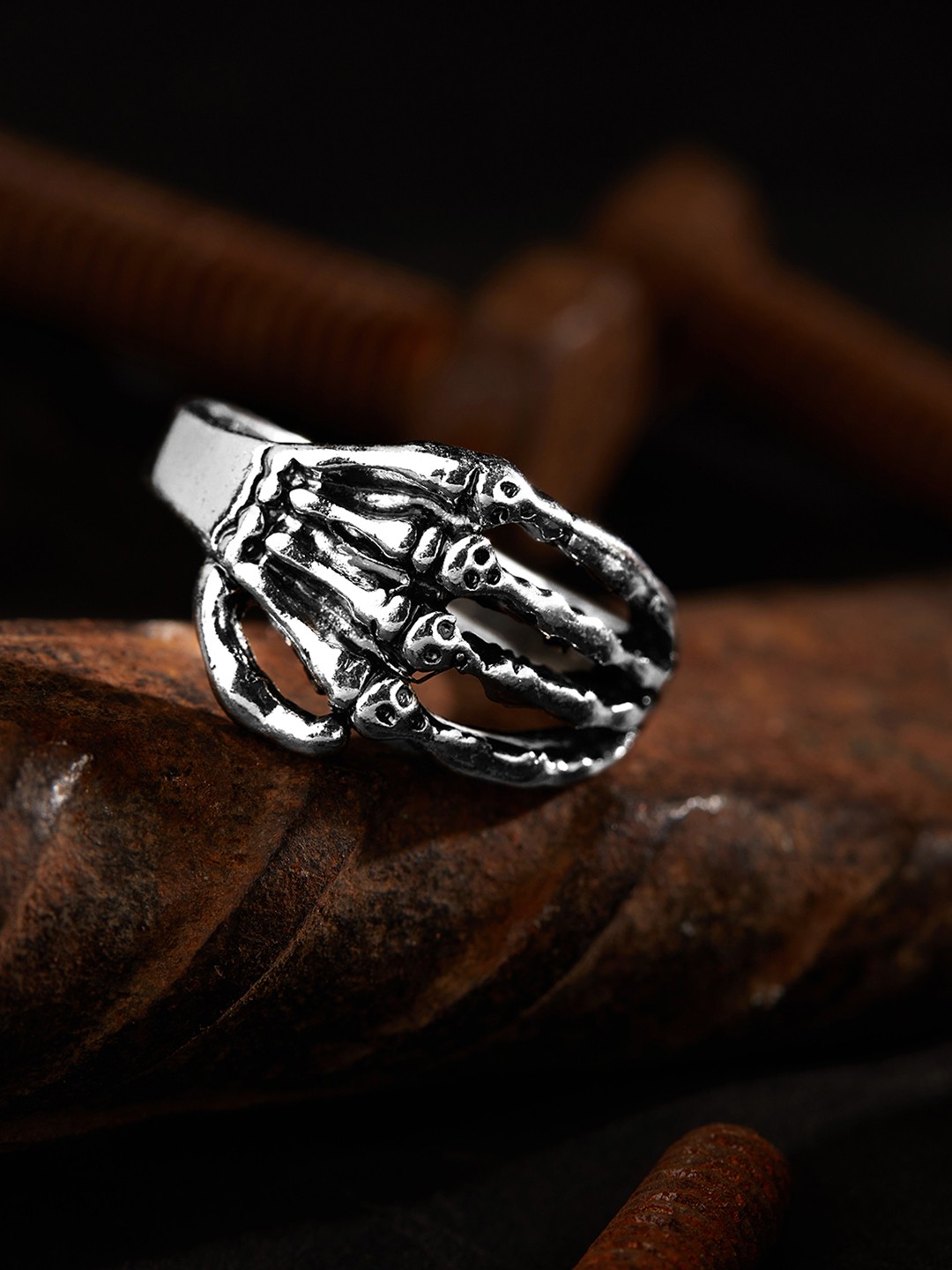 

Roadster Men Silver-Plated Finger Ring