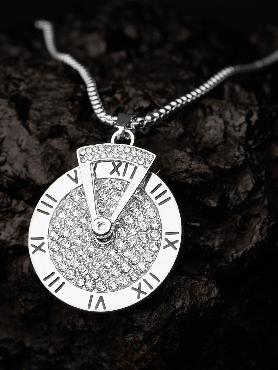 

Roadster Men Silver-Toned Silver-Plated Pendant Chain