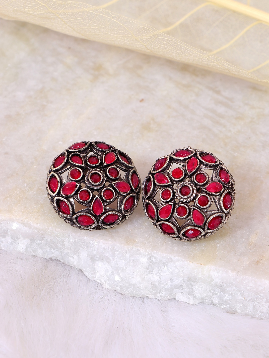 

Crunchy Fashion Red Contemporary Ear Cuff Earrings