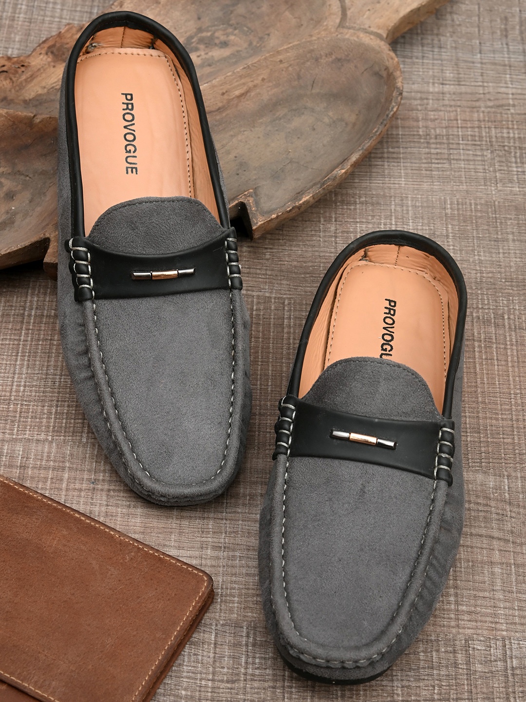 

Provogue Men Grey Textured Loafers