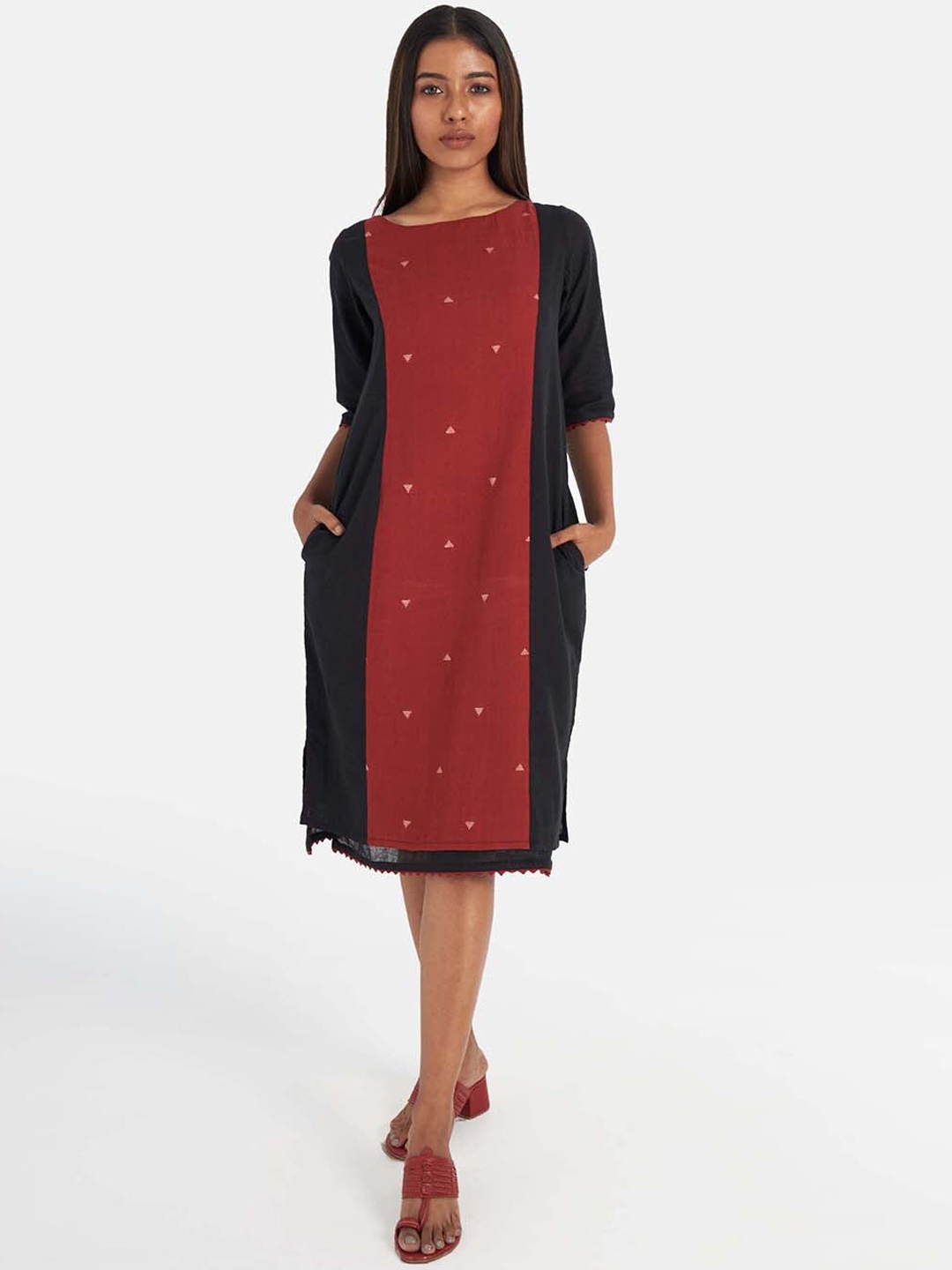 

Suta Women Black & Maroon Colourblocked Ethnic Cotton A-Line Midi Dress