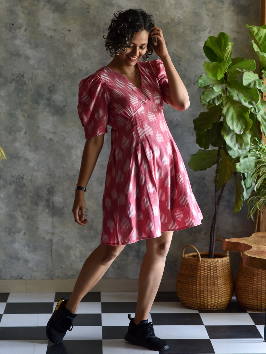 

Suta Women Pink & White Cotton Fit & Flare Dress