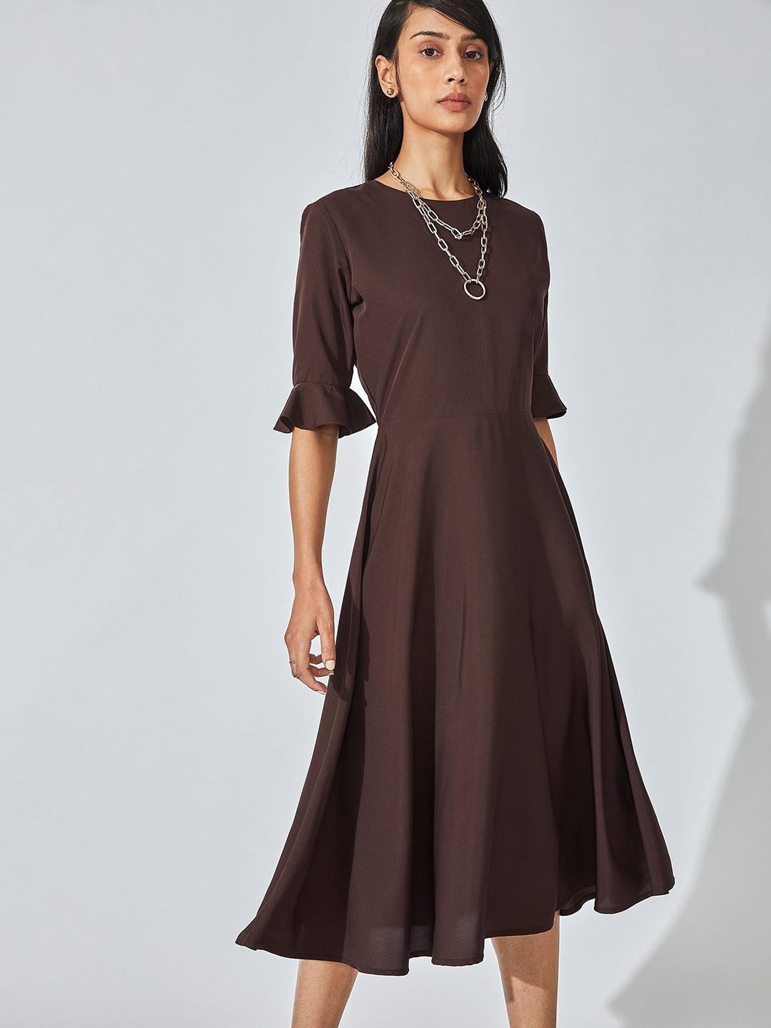 

The Label Life Brown Mocha Crepe Midi Dress