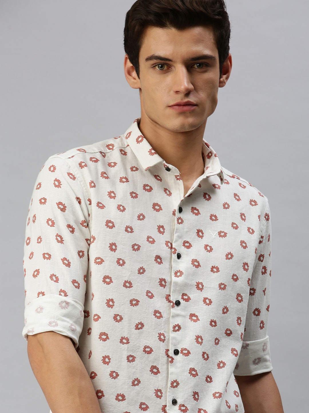 

SHOWOFF Men Cream-Coloured Comfort Slim Fit Printed Casual Shirt