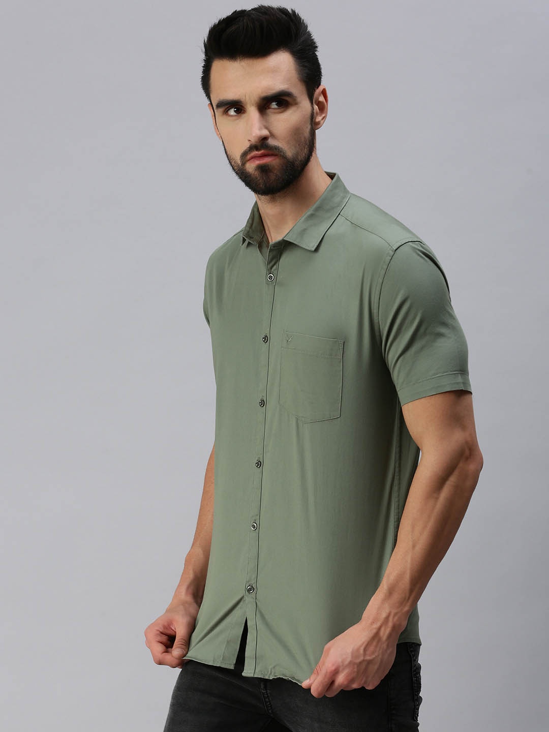 

SHOWOFF Men Olive Green Comfort Slim Fit Casual Shirt