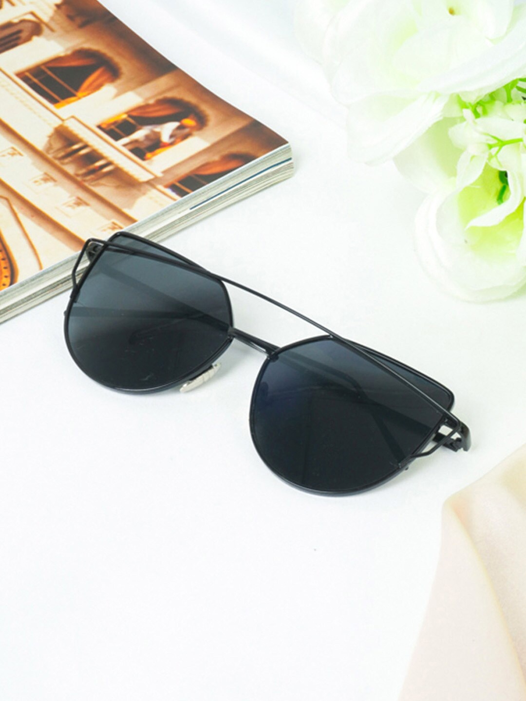 

Ferosh Unisex Grey Lens & Black Cateye Sunglasses MARSU-1032