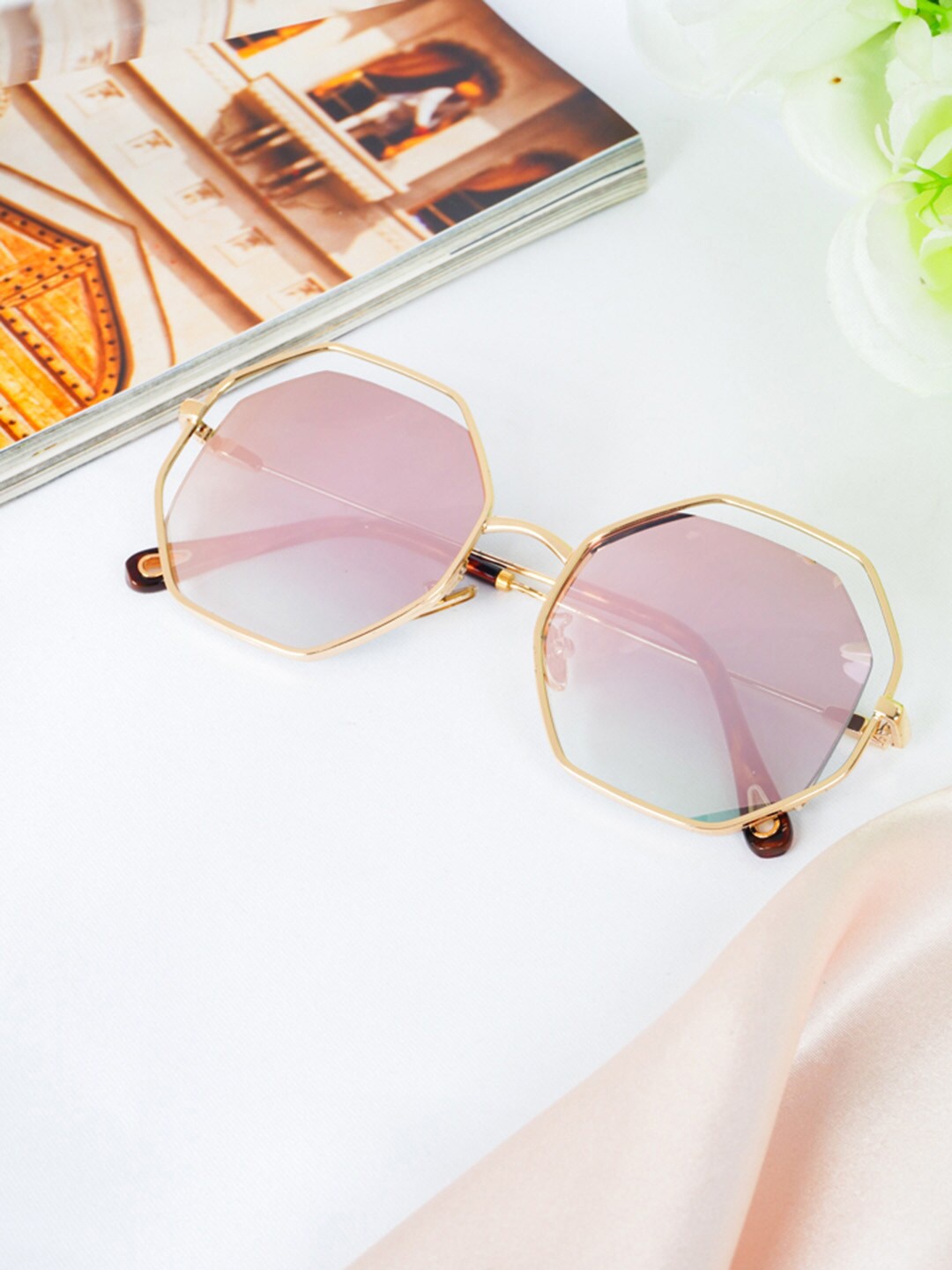 

Ferosh Unisex Pink Lens & Rose Gold-Toned Oversized Sunglasses